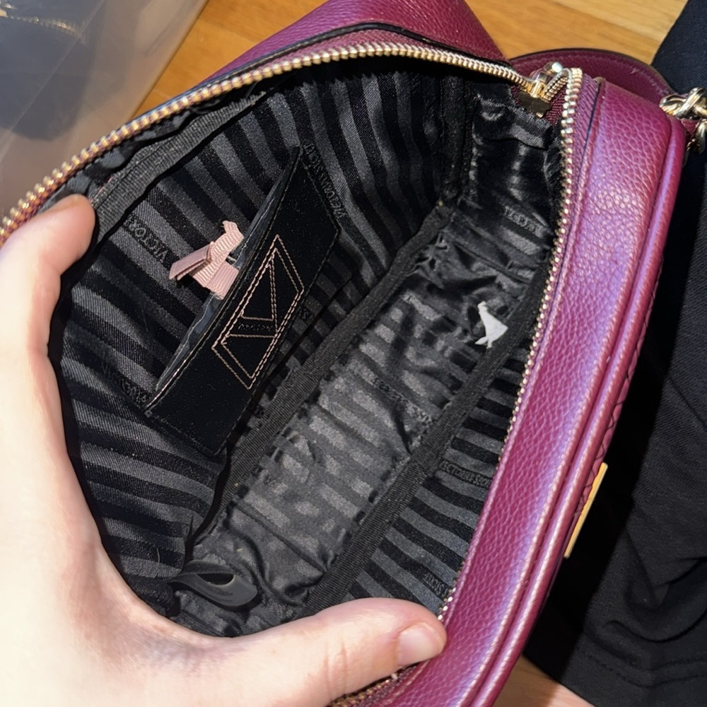 BRAND NEW VICTORIA SECRET CROSSBODY FOR SALE - Picture 4 of 5